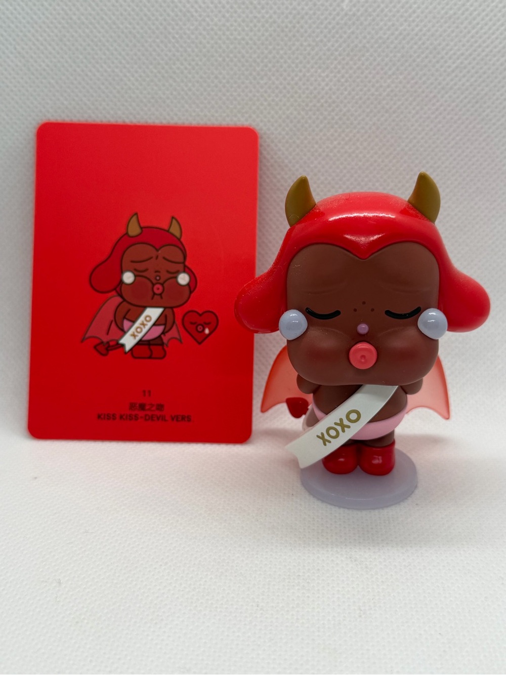 Pop Mart Crybaby Crying for love -KISS KISS-DEVIL VERS.